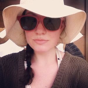 Meet your Posher, Cynthia